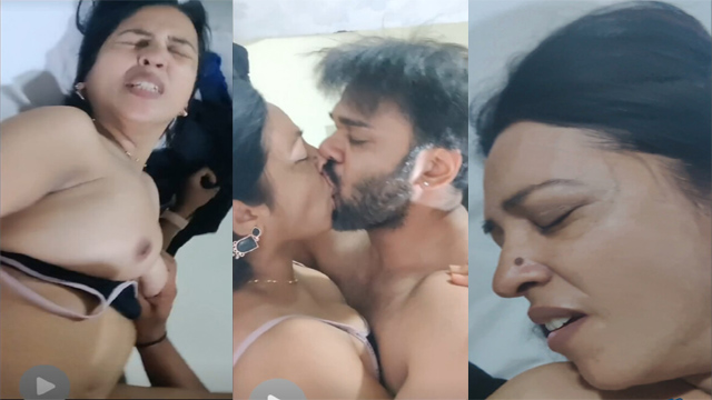 Hot Expression Mature Bhabhi Having Sex With Lover